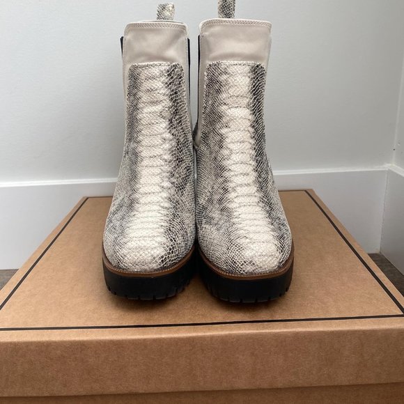 Chinese Laundry Good Day Chelsea Boot Size 6 - Picture 2 of 2